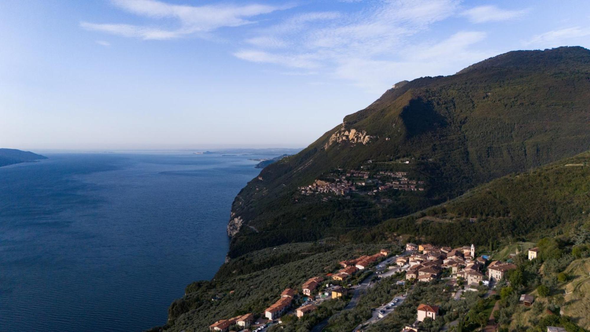 Casa Navla' Appartamenti "Ulivi"- "Fiori" -"Velieri"-"Luna"-"Nido"-"Taverna" Tignale Zewnętrze zdjęcie