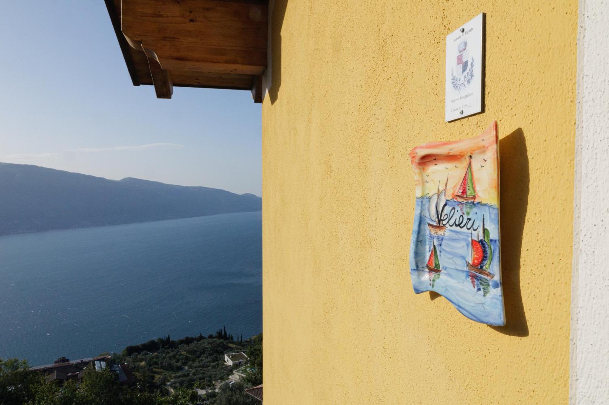 Casa Navla' Appartamenti "Ulivi"- "Fiori" -"Velieri"-"Luna"-"Nido"-"Taverna" Tignale Zewnętrze zdjęcie