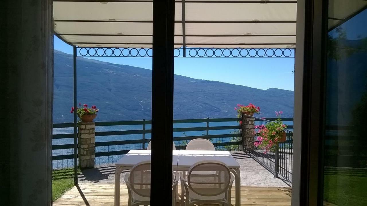 Casa Navla' Appartamenti "Ulivi"- "Fiori" -"Velieri"-"Luna"-"Nido"-"Taverna" Tignale Zewnętrze zdjęcie